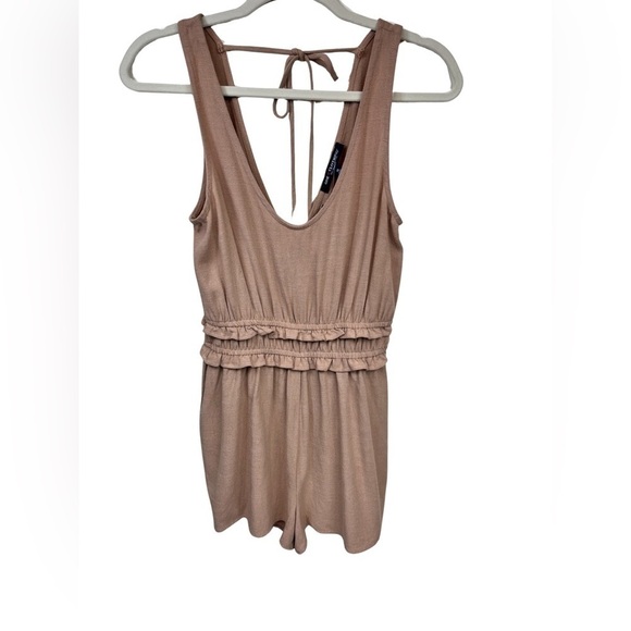 NWT One Clothing Scoop Neckline Tank Top Elastic Waist Tie Back Short Romper S - Picture 2 of 12